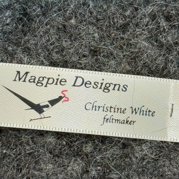 Magpie Designs Christine White Felted Wool Hat Gray Cloche Bucket Brimmed Winter - Picture 6 of 9